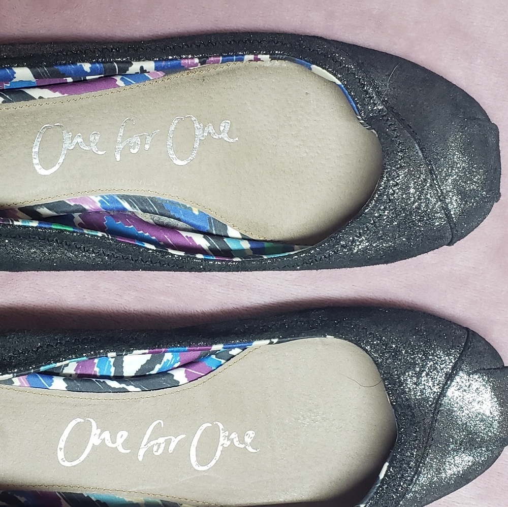 Toms size 10 black ballet flats